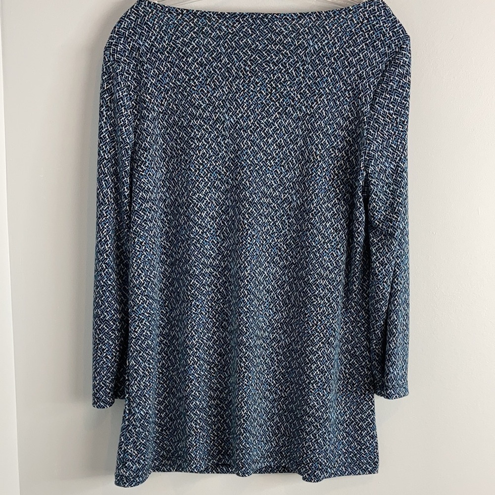 Lands' End geometric drape neck blouse 3/4 sleeves - Picture 6 of 8